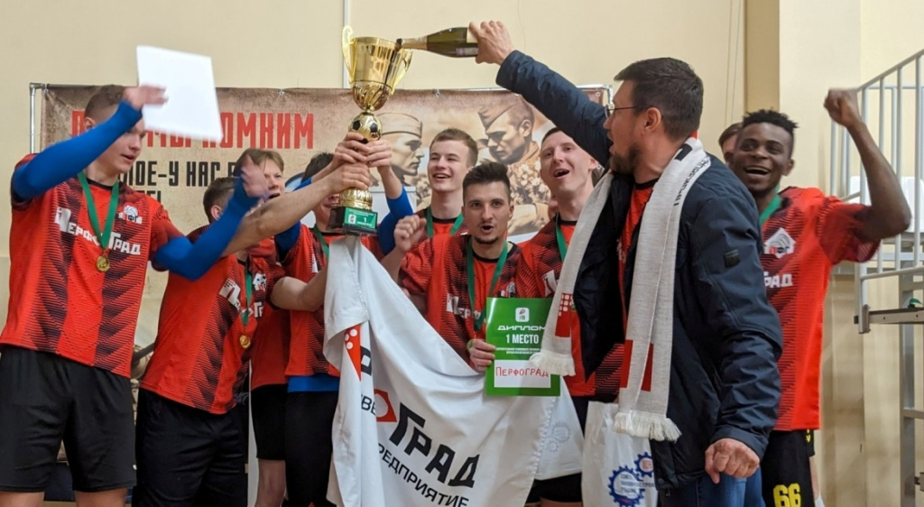 Празднования ДЮСШ-команды «Факел-ПерфоГрад» за получение кубка Воронежа по футболу в 2025 году